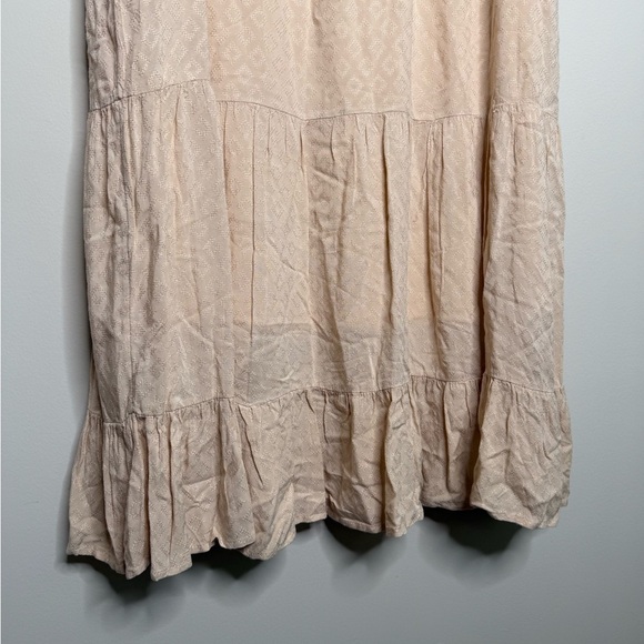 Elegant Pink Sleeveless Dress - Picture 2 of 8